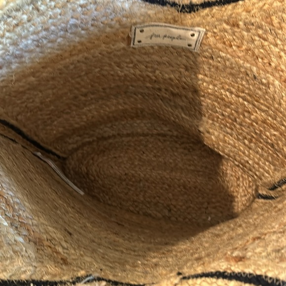 Free People Large Beach/Pool Shoulder Tote - Picture 4 of 5